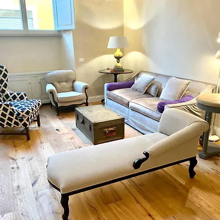 Accademia Newly Renovated Ancient Abbey Apartment