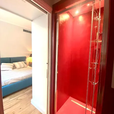 Accademia Newly Renovated Ancient Abbey Apartment